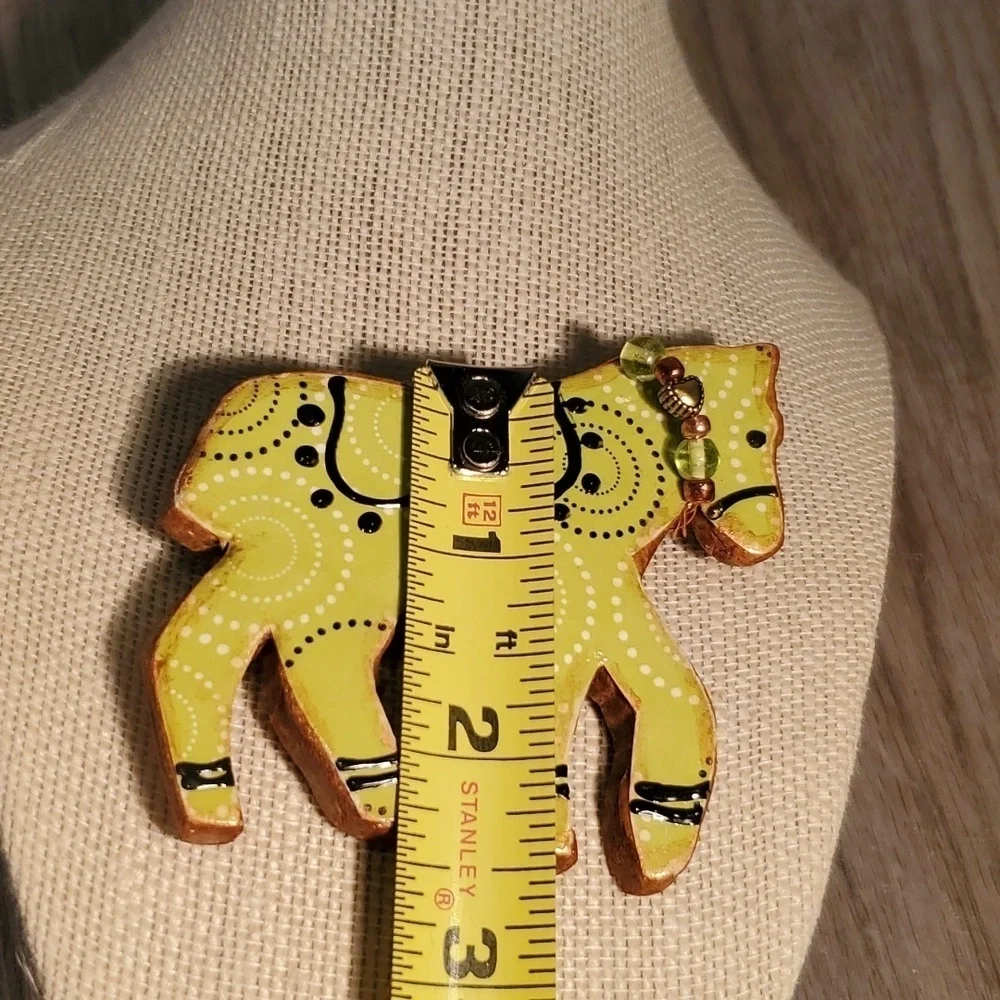 🧿 NWOT LIME GREEN HORSE BROOCH